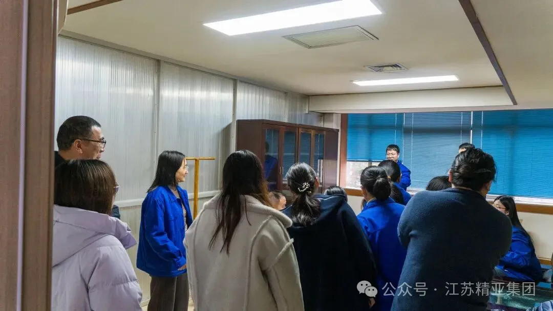 DSC02309.jpg 思政领航 健康同行!“中国工人大思政课”暨名医进民企活动在精亚集团暖心开展